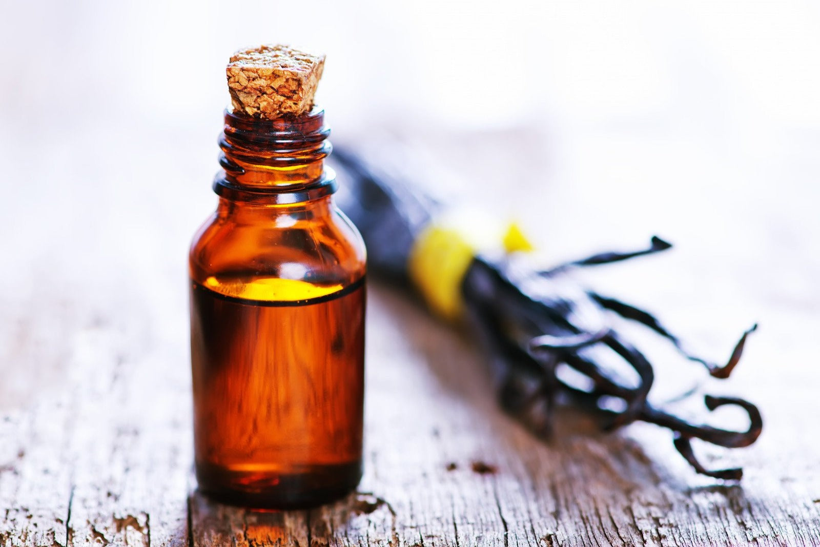 15 DIY Vanilla Essential Oil Uses