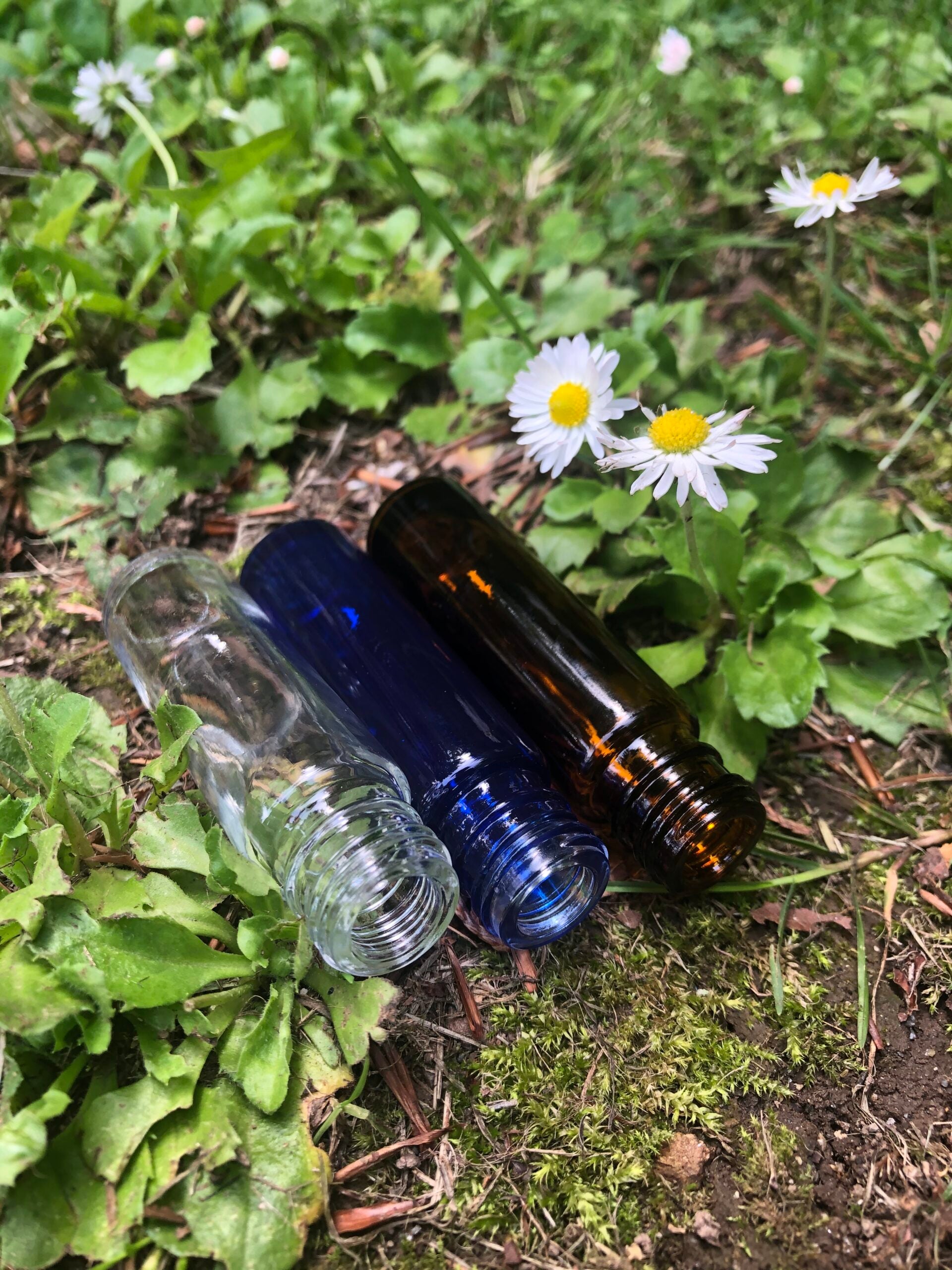 Blue Glass Roller Bottle (metal roller) 10ml